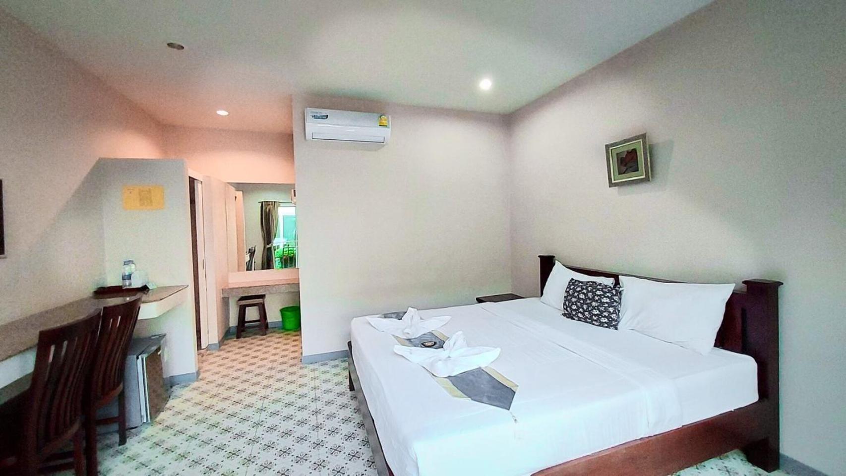 Hotel OYO 266 Baanloksouylokchay HHQ Pokoj fotografie
