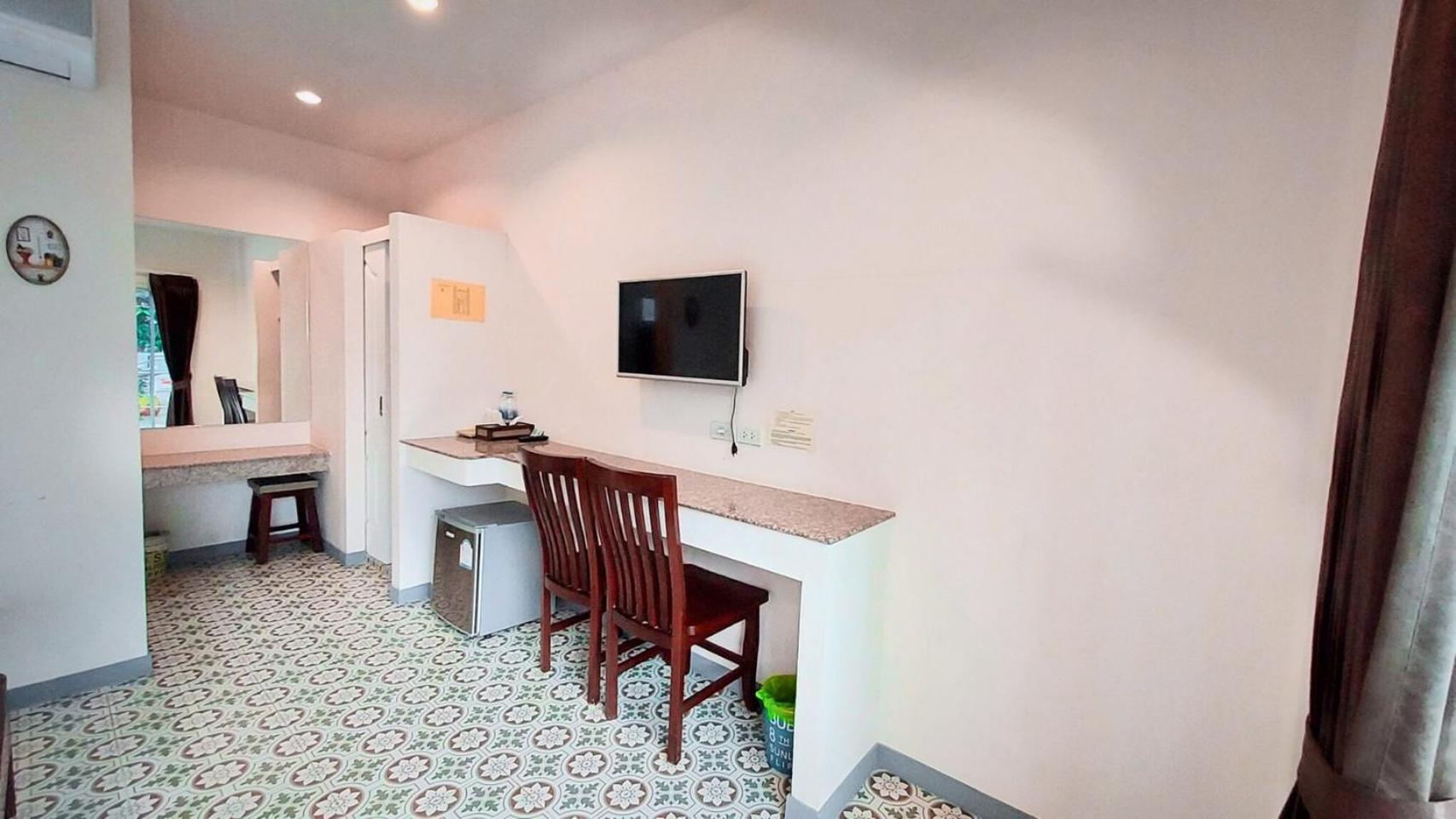 Hotel OYO 266 Baanloksouylokchay HHQ Pokoj fotografie